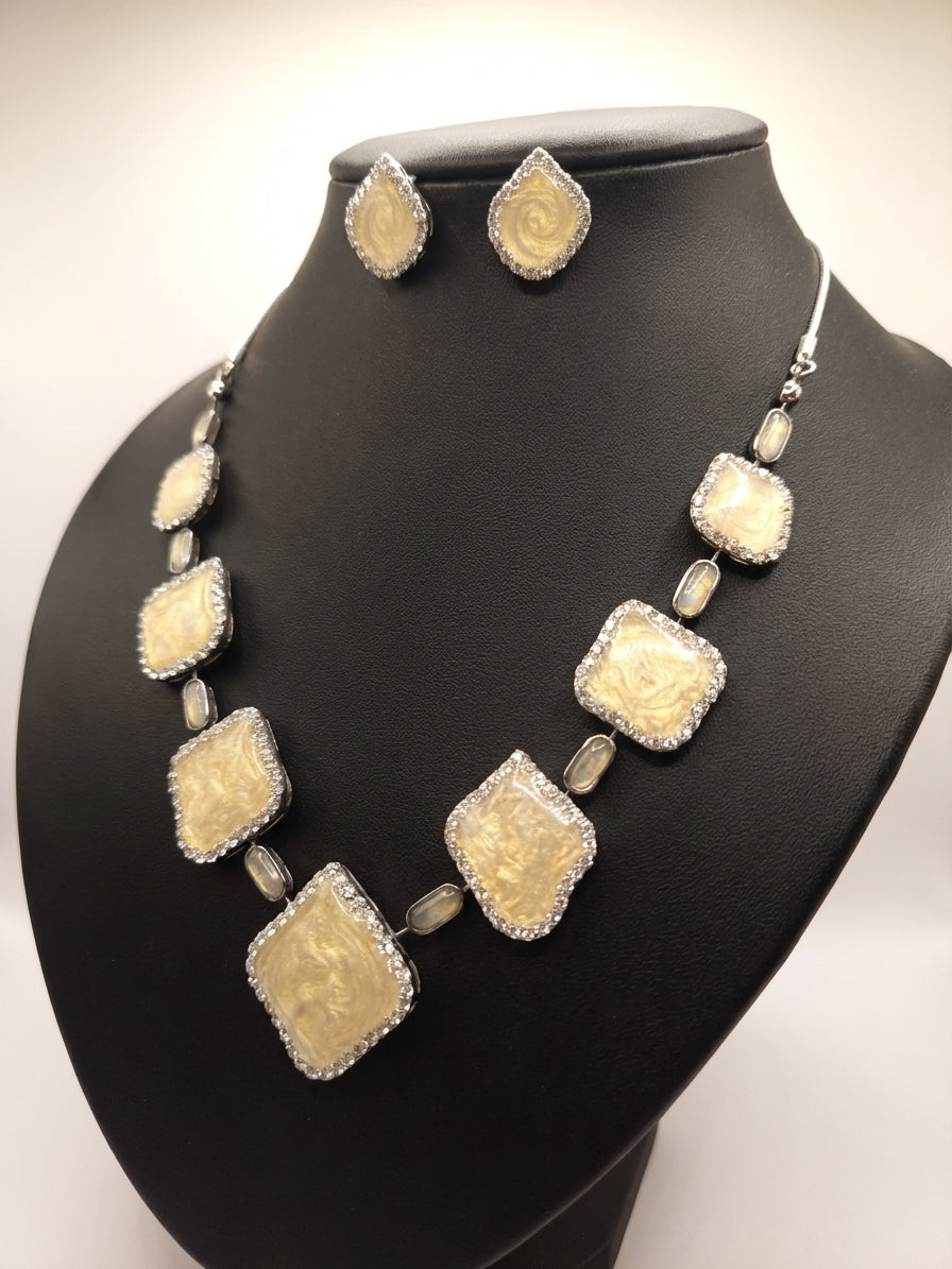 Ivory Zircon Resin Jewellery Set – Necklace & Stud Earrings