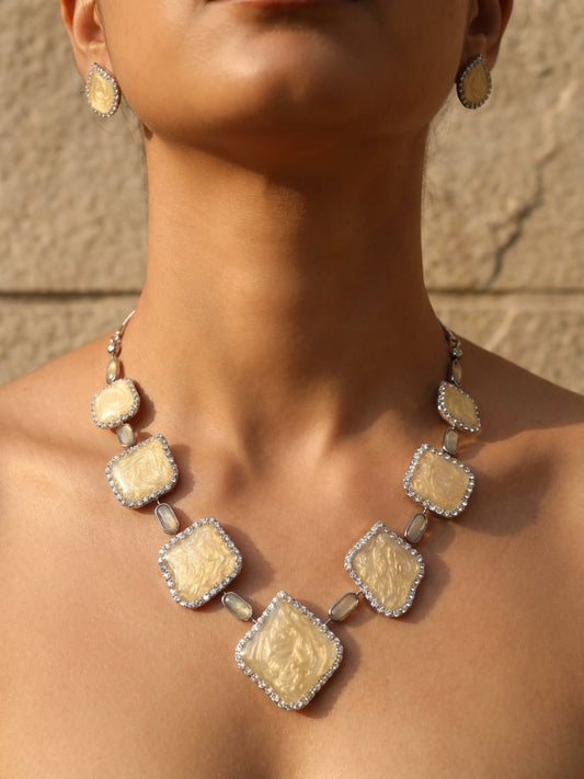 Ivory Zircon Resin Jewellery Set – Necklace & Stud Earrings