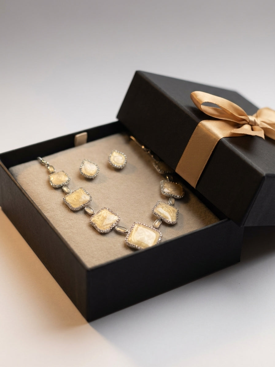 Ivory Zircon Resin Jewellery Set – Necklace & Stud Earrings